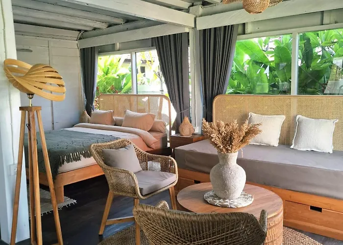 Rumah Kayu Sari ホテル 4*