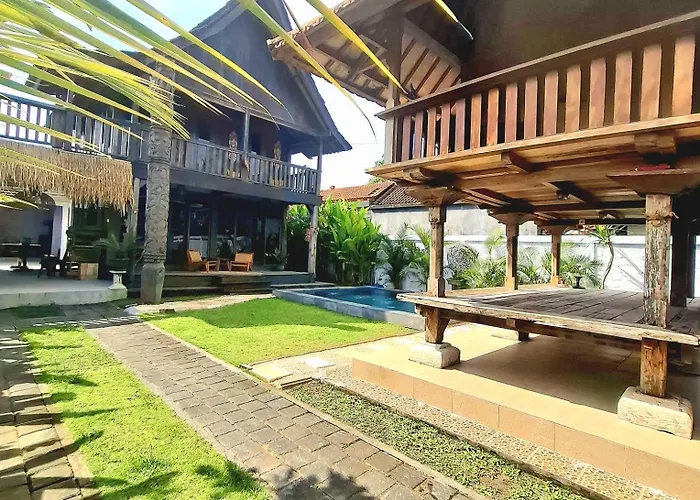 Rumah Kayu Sari 4*
