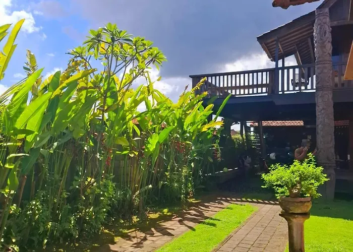 ホテル Rumah Kayu Sari 4*