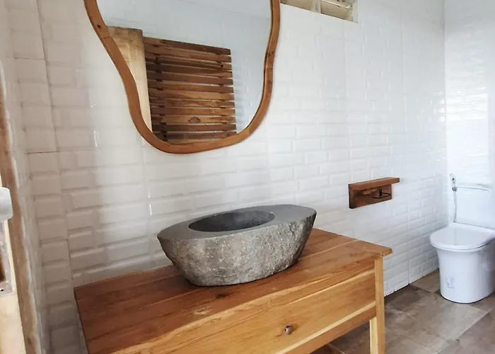 Rumah Kayu Sari ホテル Mengwi