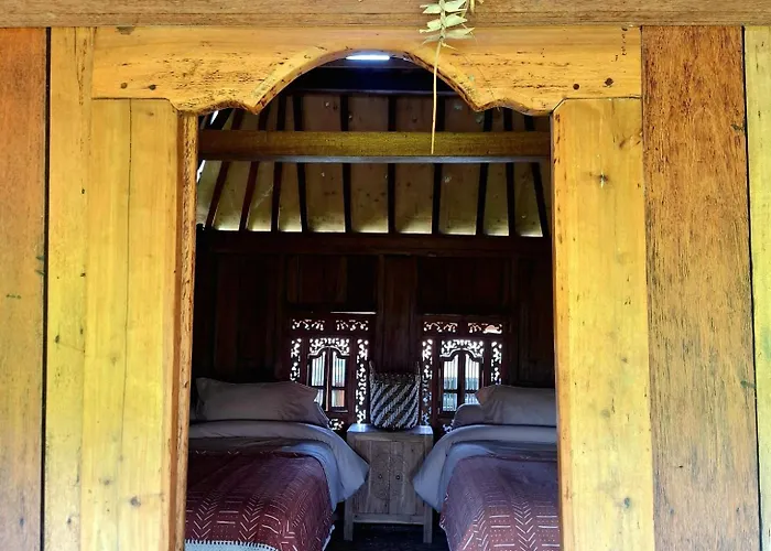Rumah Kayu Sari