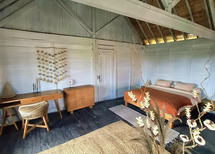 Rumah Kayu Sari ホテル 4*